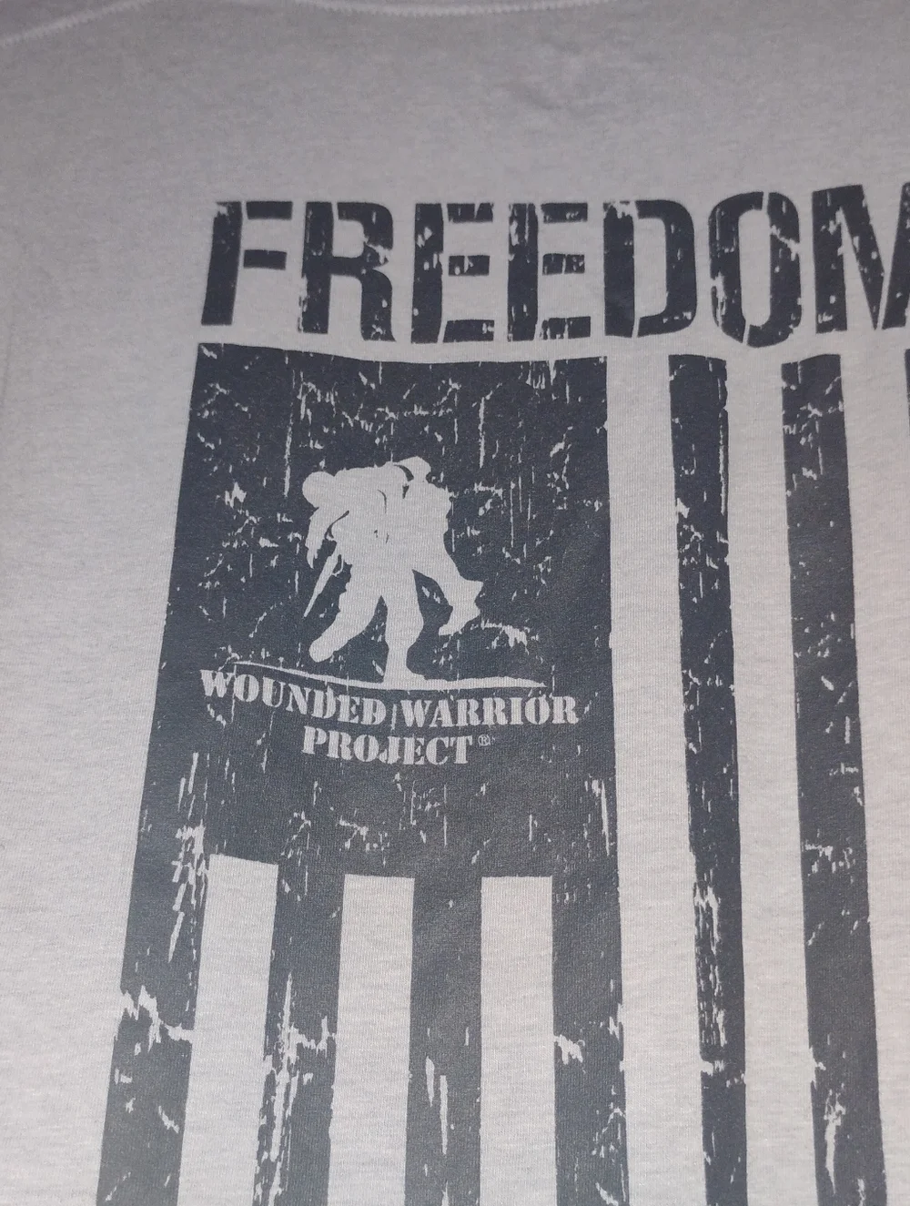 Under Armour Light Gray “Freedom” Wounded Warrior Graphic Tee - Picture 6 of 7